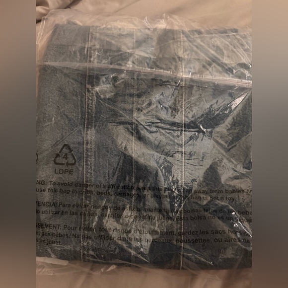 Good American Good Extreme Barrel Jeans - Picture 8 of 8